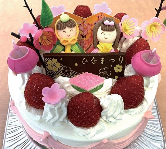 写真:サルタセカンドのひな祭りケーキ